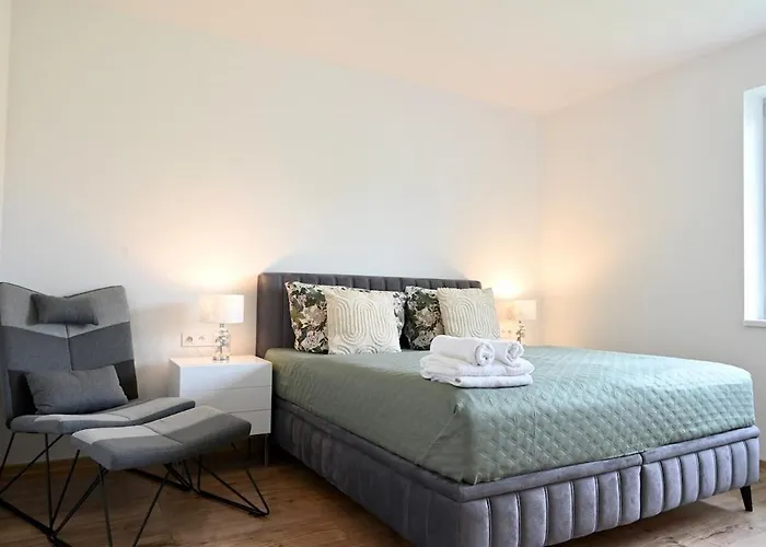 Pool&relax Mukařov Prázdninový dům *