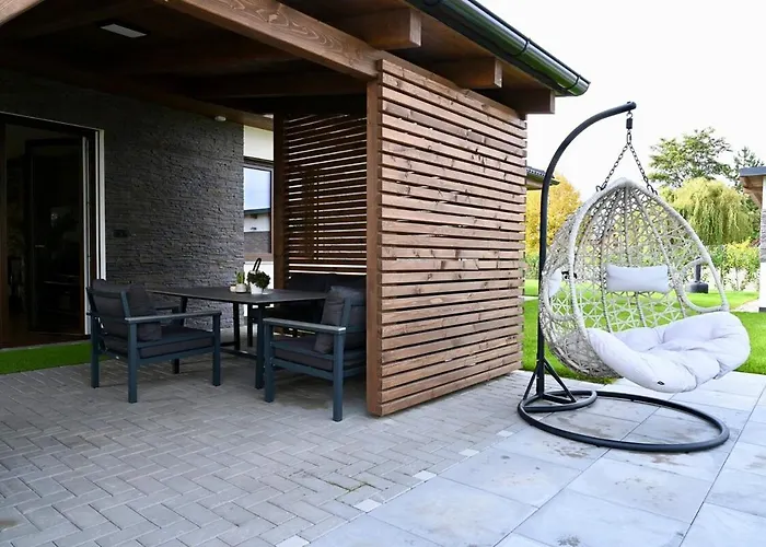 Pool & Relax Mukarov Holiday home