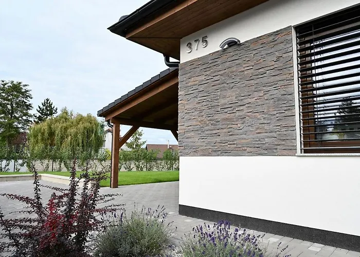 Holiday home Pool & Relax Mukarov *