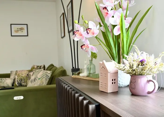 Pool & Relax Mukarov Holiday home *