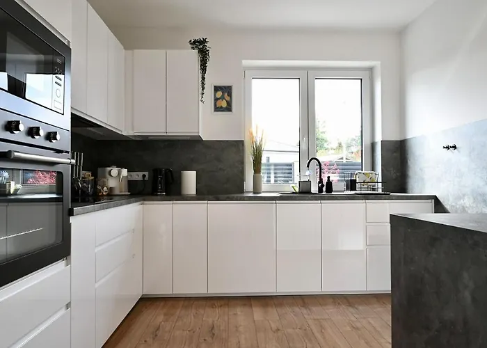 Pool & Relax Mukarov *